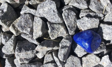 pierres précieuses lapis lazulis bleus