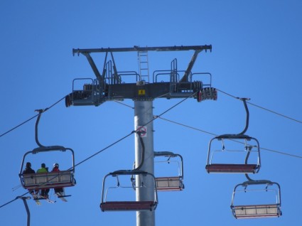 電梯滑雪吊椅