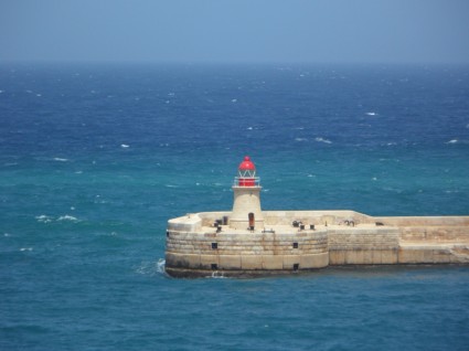 ngọn hải đăng nước biển