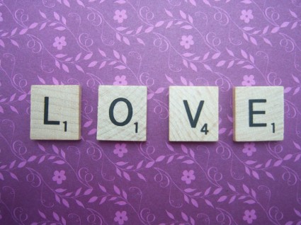 Liebe in Scrabble Fliesen