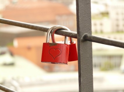 tình yêu khóa padlocks khắc