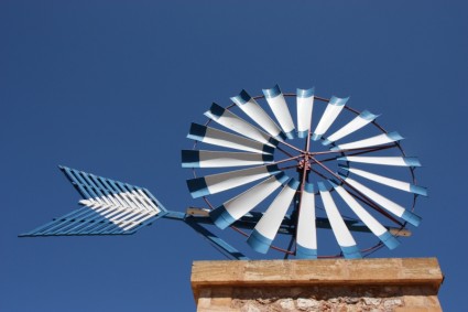 Mallorca pinwheel langit