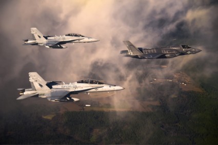 Korps Marinir fighter jet sky