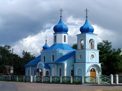 bầu trời nhà thờ Moldova