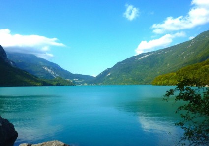 Lago de Italia lago Molveno