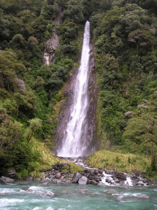 ニュージーランドの滝自然
