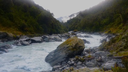 Nuova Zelanda whitcombe cielo di fiume