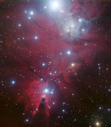 ngc 暗黒星雲の円錐形の星雲