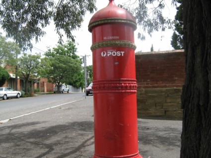 舊的老式的郵政信箱