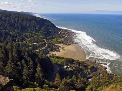 shoreline Oregon coast