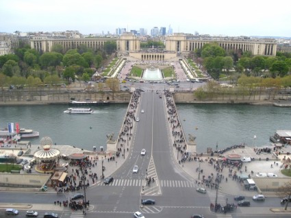جسر فرنسا باريس