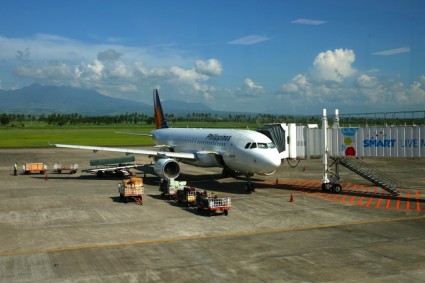 フィリピンの空港の飛行機