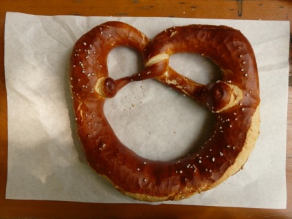 forma di pretzel dolci pasticceria