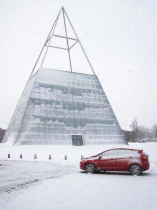 pirámide en invierno