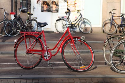 xe đạp màu đỏ