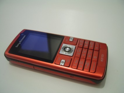 celular vermelho