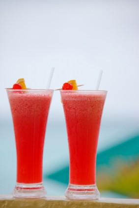verres à cocktail rouges