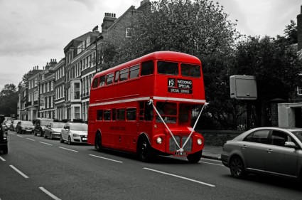 czerwony autobus dwupietrowy