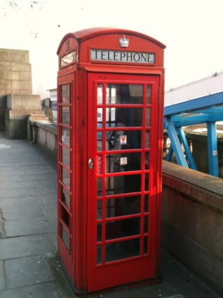 cabina telefonica rossa
