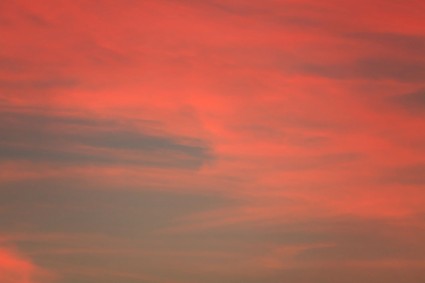 红色天空背景