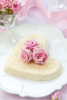 ロマンチックなハート形のケーキの hd 画像