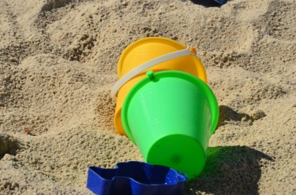 secchio di sabbia giocattoli