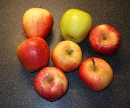 семь яблоки