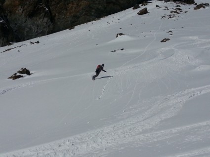 Ski snowboard musim dingin
