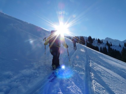 滑雪旅游冬季徒步远足