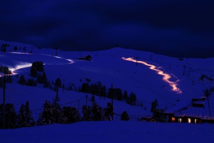 jazda na nartach z oświetleniem