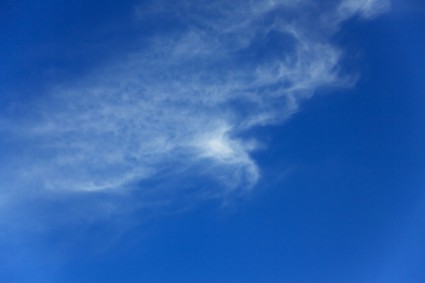 cielo con sfondo di nuvola