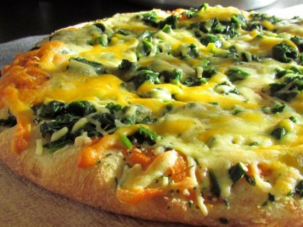 菠菜混合乳酪披薩