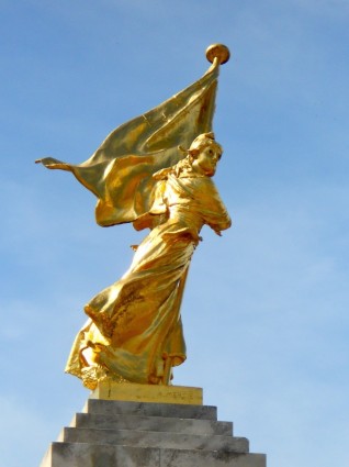 Pomnik rzeżba statua