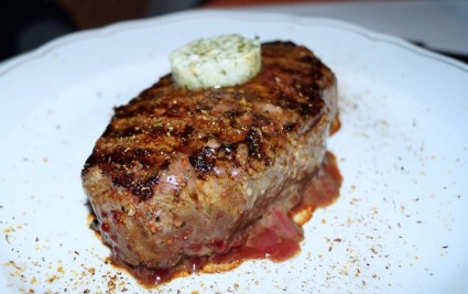viande steak de beurre aux herbes