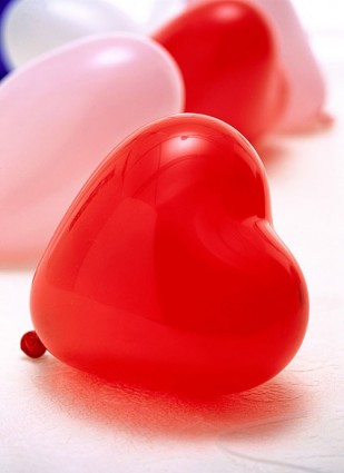ภาพถ่ายสต็อกของบอลลูนสีแดง heartshaped