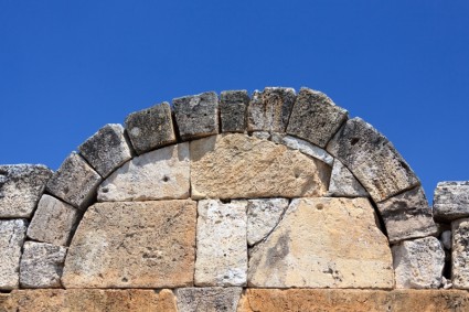 Каменная арка
