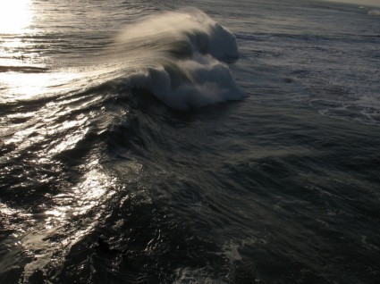 嵐の波