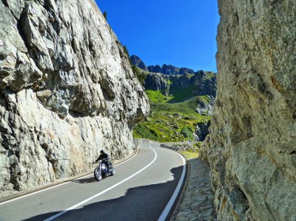 verano de motocicleta de Suiza