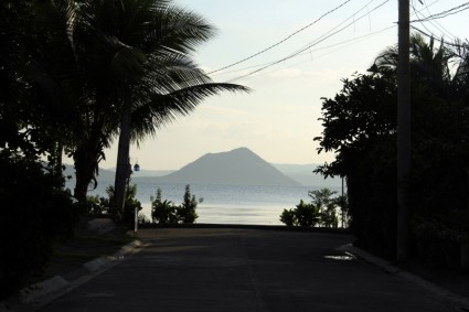 volcan Taal aux Philippines
