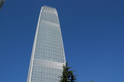 背の高い建物