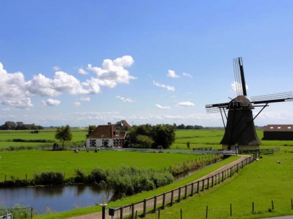o céu de paisagem de Holanda