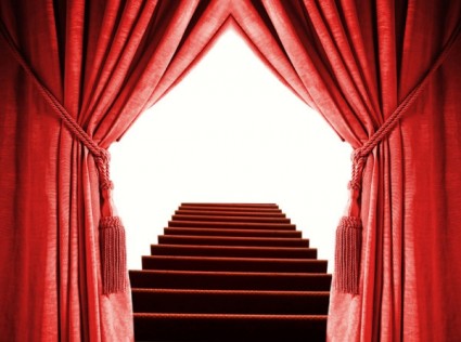 le rideau rouge et l'image haute définition d'escalier
