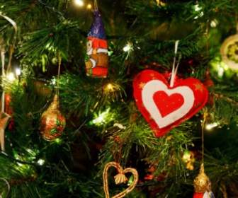 ديكور شجرة عيد الميلاد