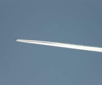 Aircraft Contrail Fly