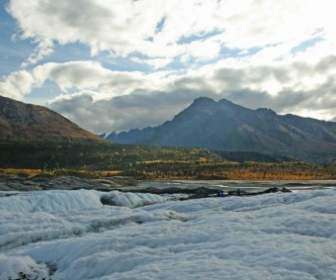 アラスカ氷河の氷河
