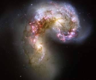 Espacio De Galaxy De Galaxias De Las Antenas