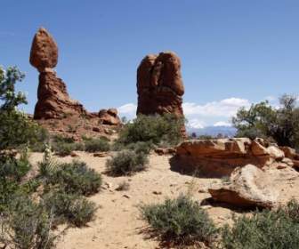 arches national park utah balanced rock