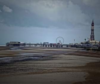 Blackpool Central Pier And Tower