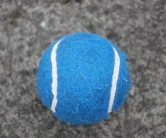 كرة التنس الأزرق