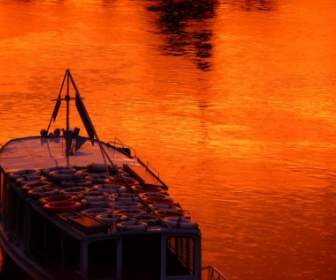 Boot Water Sunset Red Orange